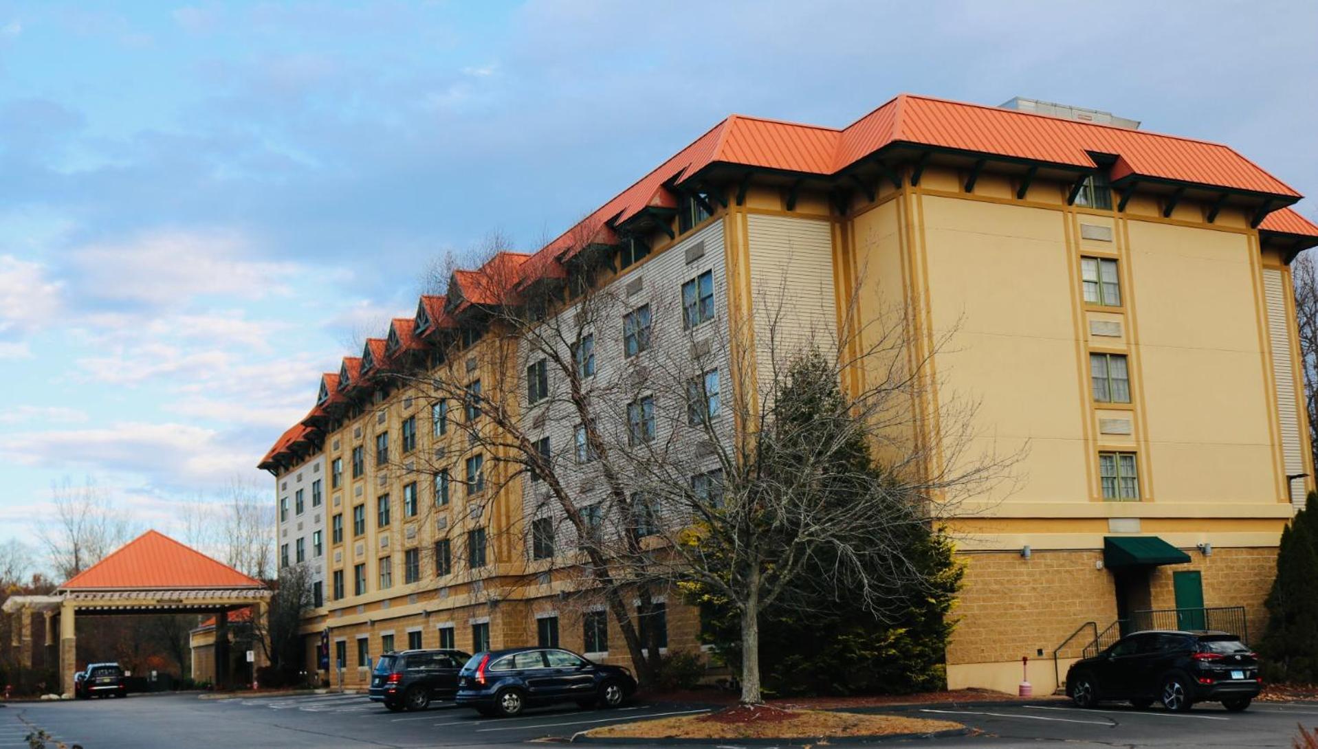 Comfort Suites Near Casinos Norwich Ngoại thất bức ảnh