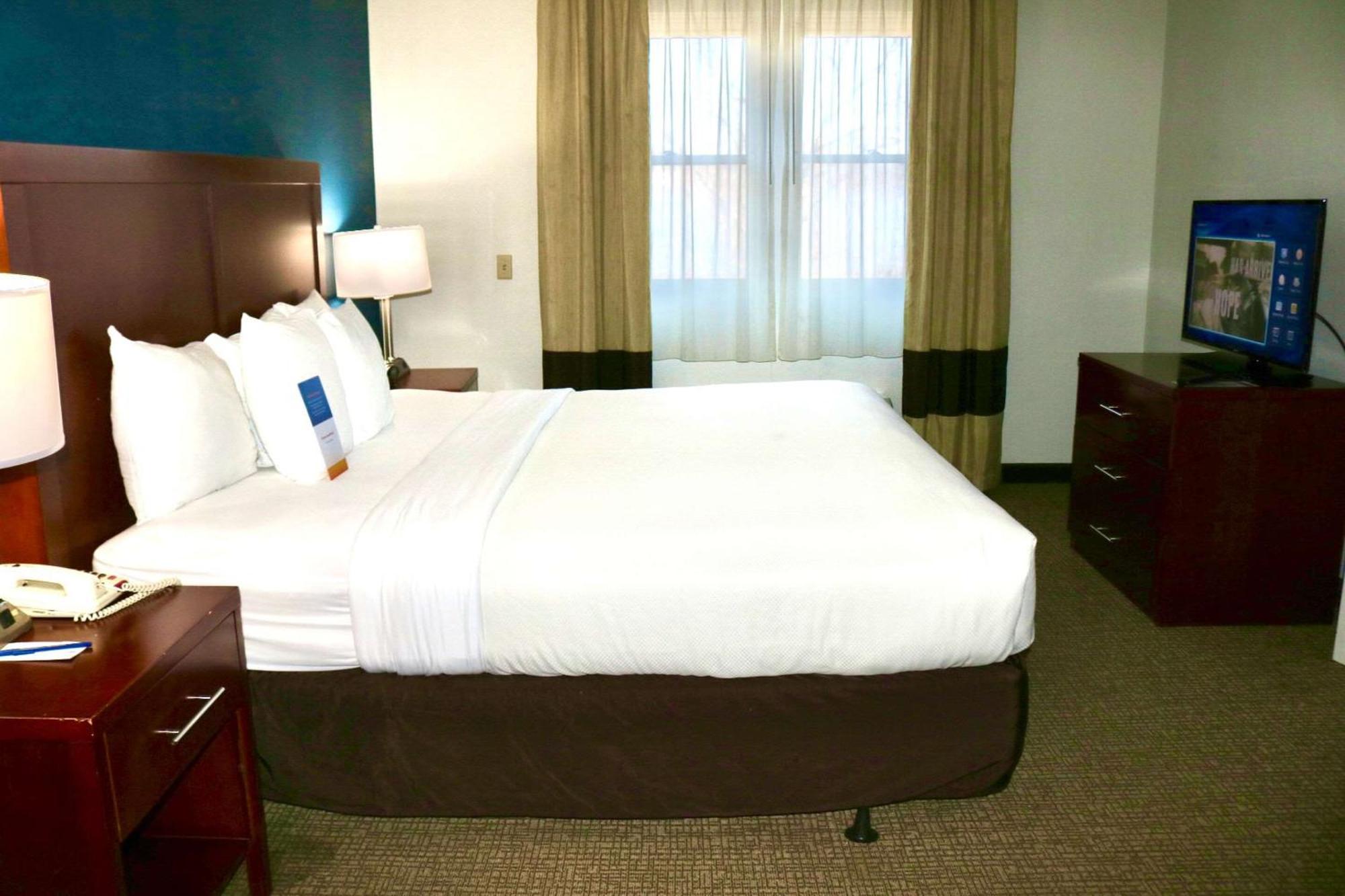 Comfort Suites Near Casinos Norwich Ngoại thất bức ảnh