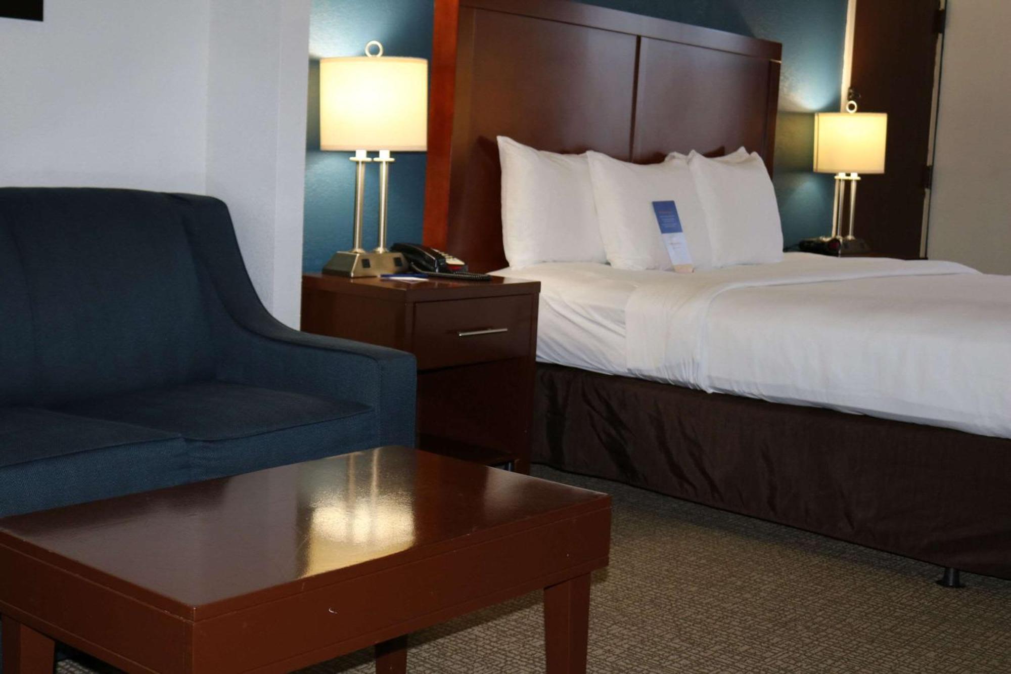 Comfort Suites Near Casinos Norwich Ngoại thất bức ảnh